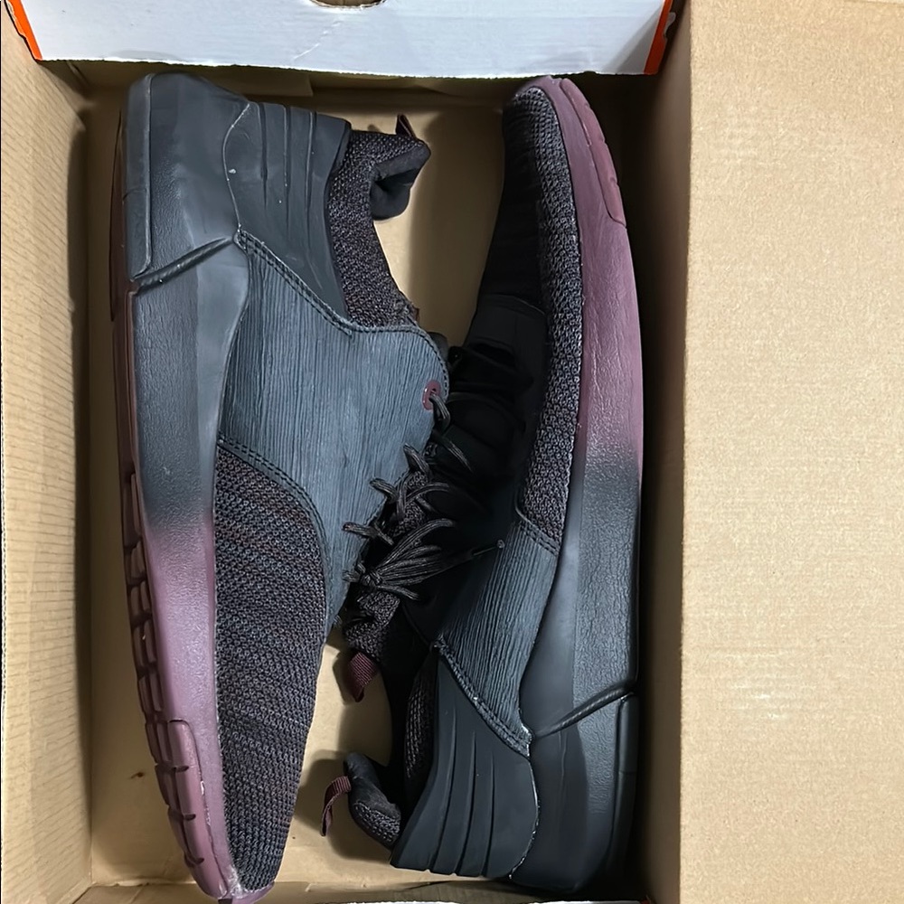 Creative Recreation Black and Purple Sneakers Sleek High-Top Design